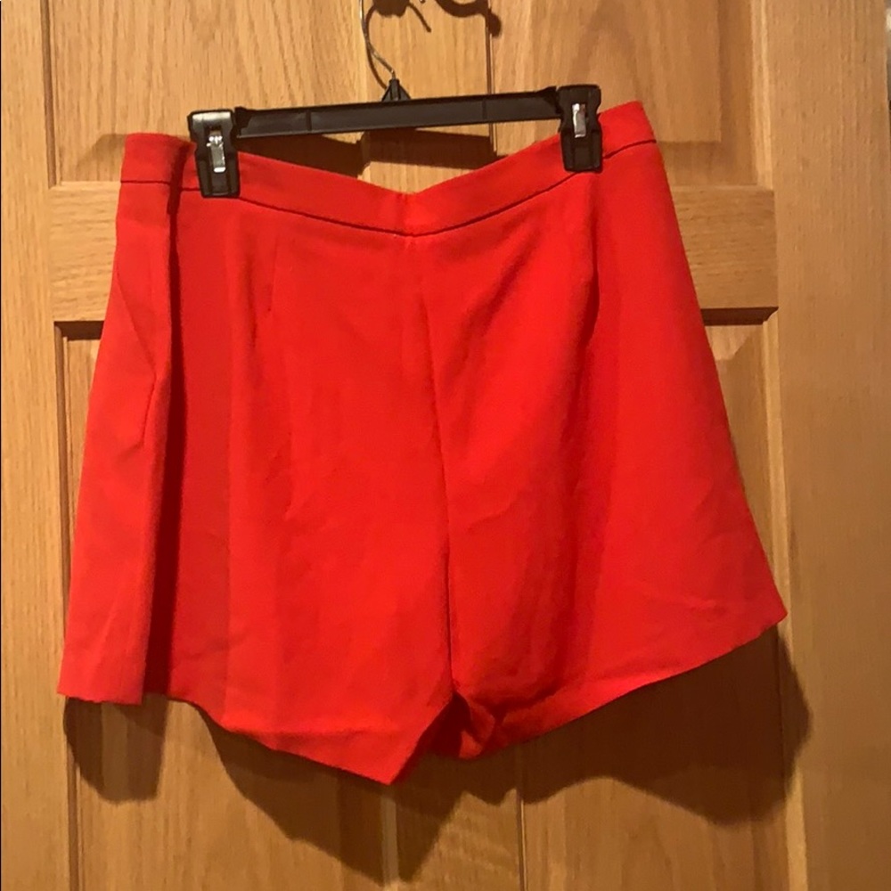 Shorts - Picture 2 of 5